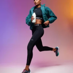 Nike Pro 7/8 Leggings - Black/Metallic Silver 8 Nike Pro 7/8 Leggings - Black/Metallic Silver -Default Template 3 311023 TSE EDITORIAL 0610 1