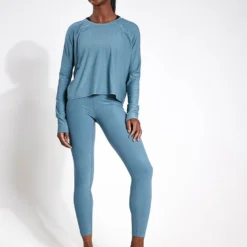 Beyond Yoga Featherweight Daydreamer Pullover - Storm Heather 7 Beyond Yoga Featherweight Daydreamer Pullover - Storm Heather -Default Template 3 Beyond FEATHERWEIGHT DAYDREAMER PULLOVER LWSD7792DAR STORM HEATHER 0002