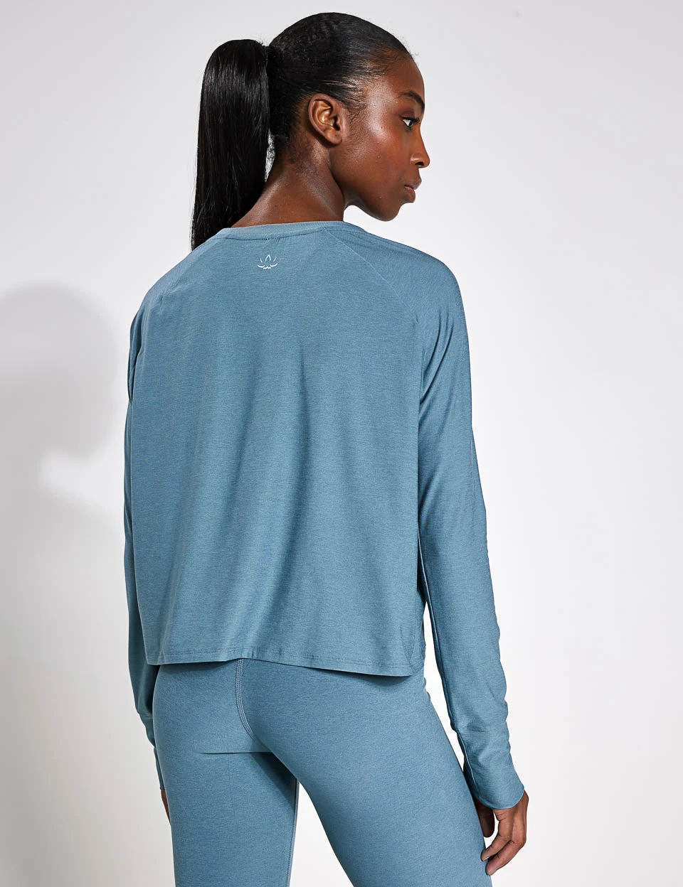 Beyond Yoga Featherweight Daydreamer Pullover - Storm Heather 2 Beyond Yoga Featherweight Daydreamer Pullover - Storm Heather - Image 2