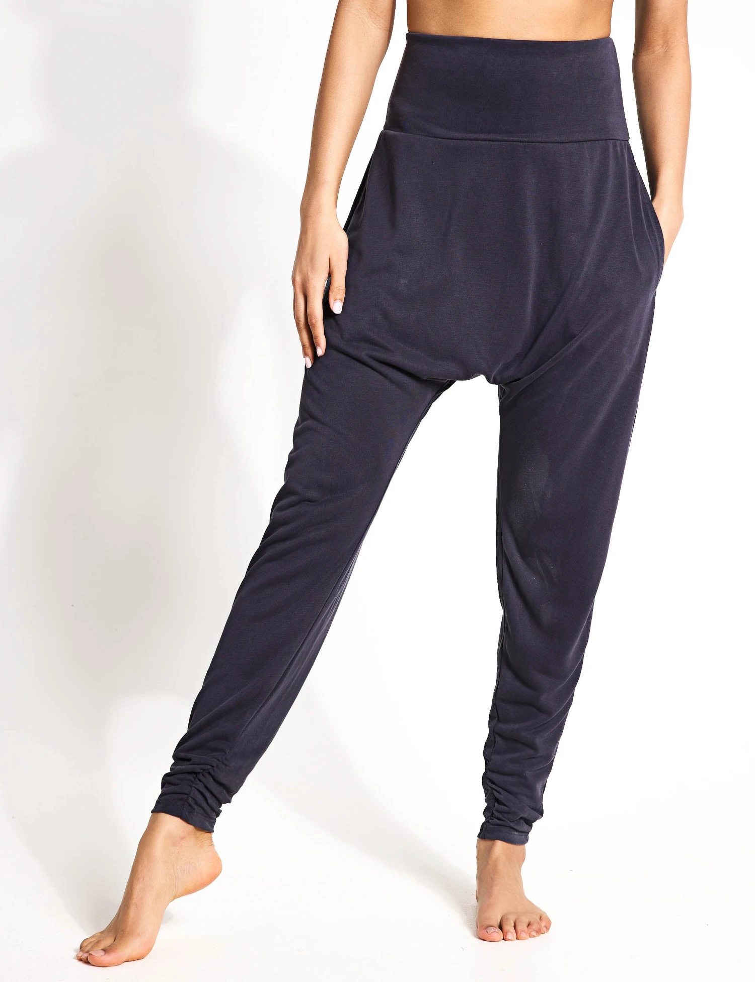 Echo Hareem - Black 1 Echo Hareem - Black