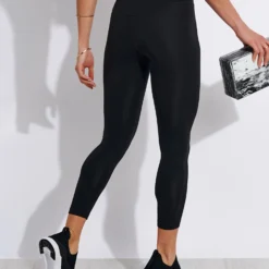 FLOAT High Waisted 7/8 Legging - Black 8 FLOAT High Waisted 7/8 Legging - Black -Default Template 3 Girlfriend Collective GC FLOAT SEAML HIGH RISE LEGGING 7 8 4022 JB BLACK 0003