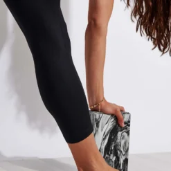 Compressive High Waisted 7/8 Legging - Black 7 Compressive High Waisted 7/8 Legging - Black -Default Template 3 Girlfriend Compressive Legging 7 8 Black 0026