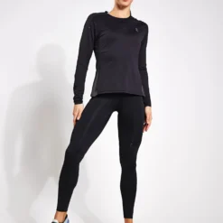 On Running Core Long-T - Black 6 On Running Core Long-T - Black -Default Template 3 ON Core Long T Black 1WE10920553 0010