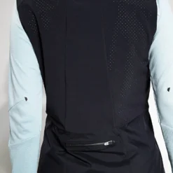 On Running Weather Vest - Black 12 On Running Weather Vest - Black -Default Template 3 ON Running Weather Vest 210 00242 Black 0020