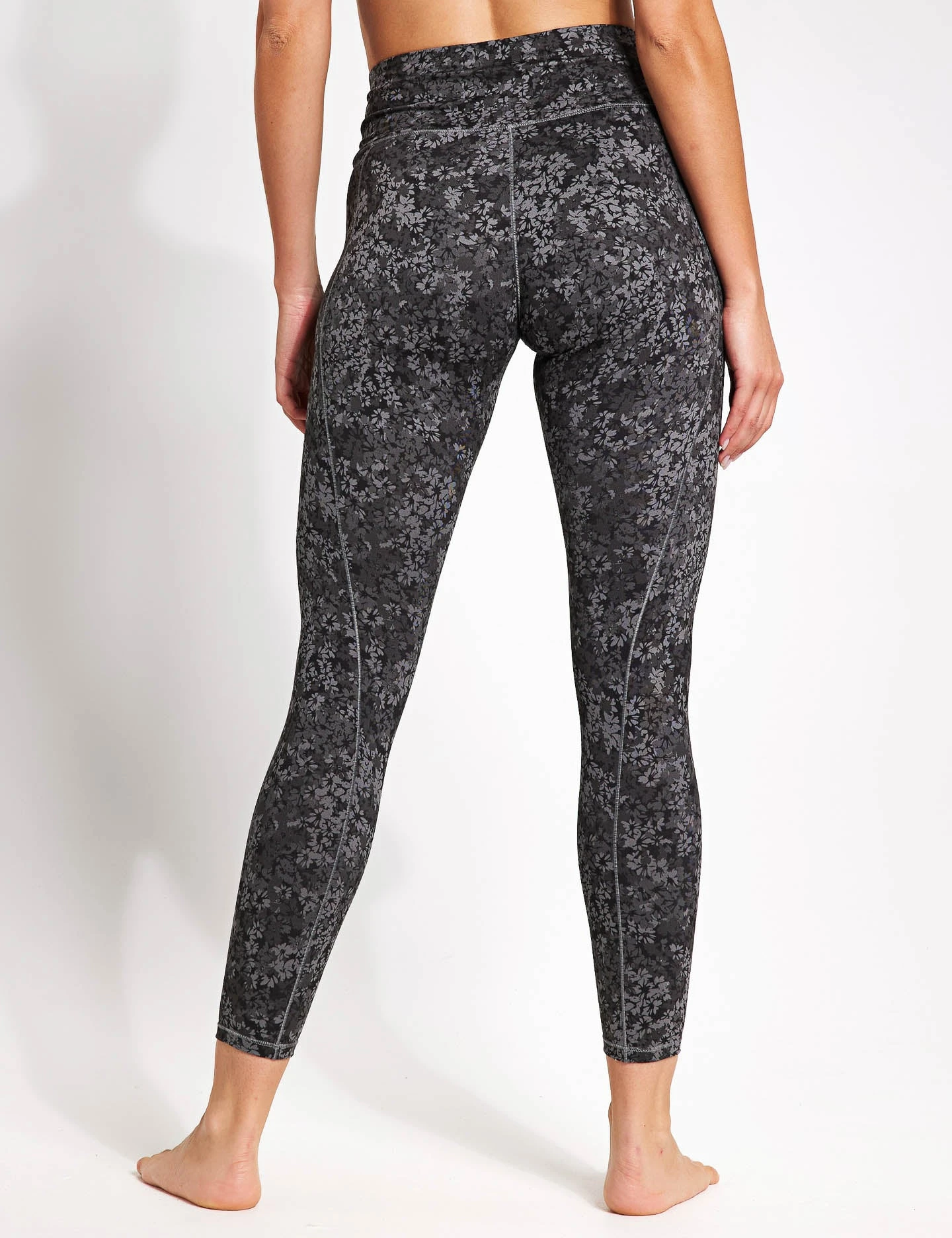 Puma Studio Foundations High Waisted 7/8 Tights - Black 2 Puma Studio Foundations High Waisted 7/8 Tights - Black - Image 2