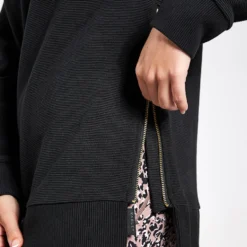 Varley Manning Sweat - Black 9 Varley Manning Sweat - Black -Default Template 3 VARLEY manning sweat black 0028