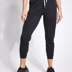 Vuori Performance Jogger - Black Heather 11 Vuori Performance Jogger - Black Heather -Default Template 3 VUORI PERFORMANCE JOGGER VW303 HBK BLACK HEATHER 0002