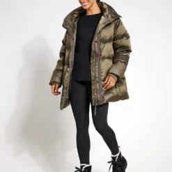 Varley Canton Down Jacket - Brushed Olive Metallic 11 Varley Canton Down Jacket - Brushed Olive Metallic -Default Template 3 Varley Canton Down Jacket VAR01416 Brushed Olive Metallic 0037