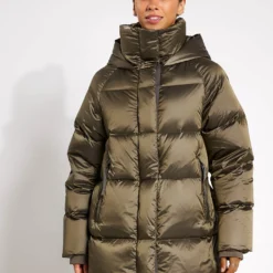 Varley Canton Down Jacket - Brushed Olive Metallic 9 Varley Canton Down Jacket - Brushed Olive Metallic -Default Template 3 Varley Canton Down Jacket VAR01416 Brushed Olive Metallic 0047