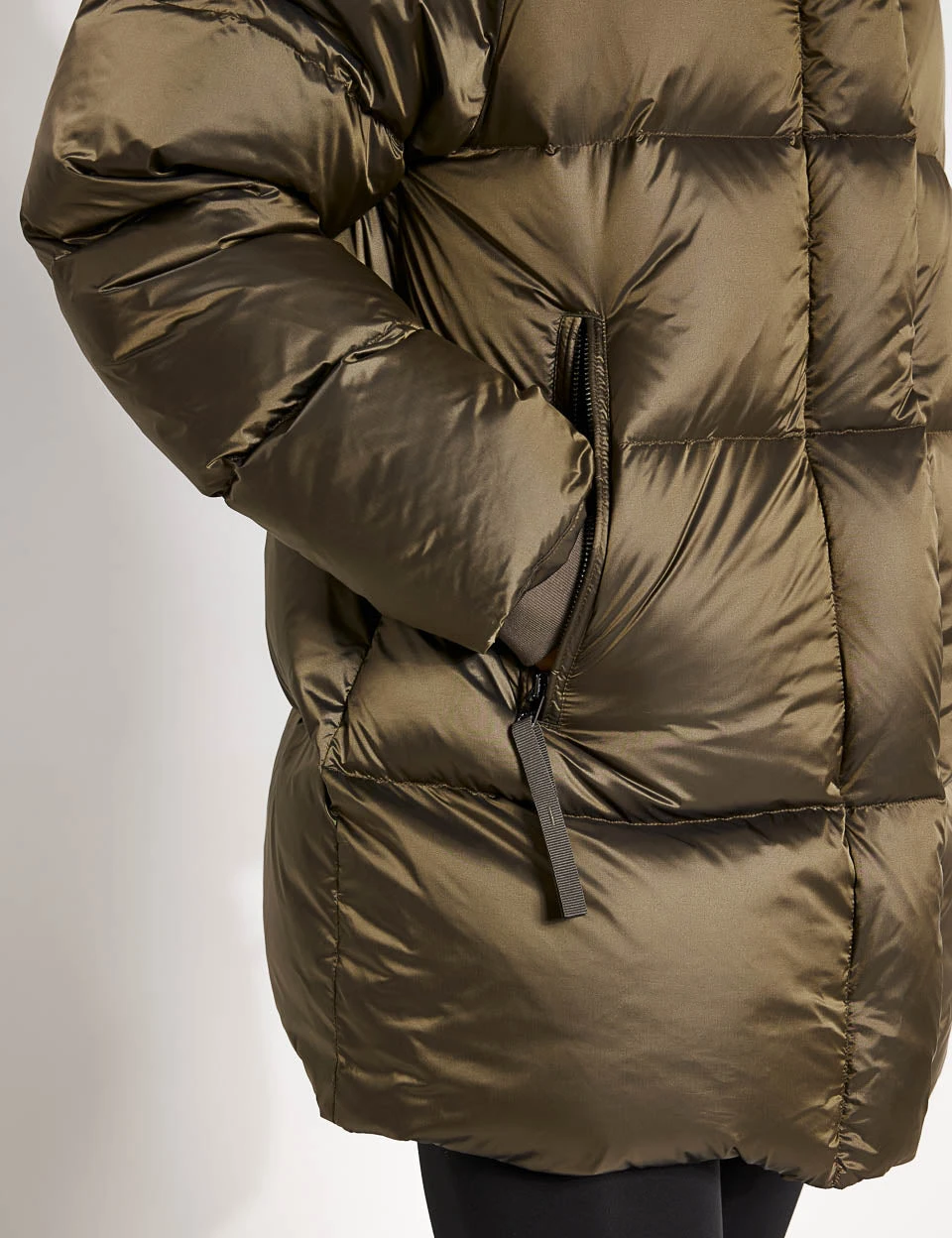 Varley Canton Down Jacket - Brushed Olive Metallic 5 Varley Canton Down Jacket - Brushed Olive Metallic - Image 5