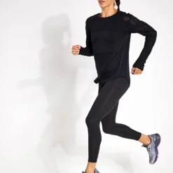 Varley Merrick Seamless Tee - Black 6 Varley Merrick Seamless Tee - Black -Default Template 3 Varley Merrick Seamless Tee VAR01620 Black 0008