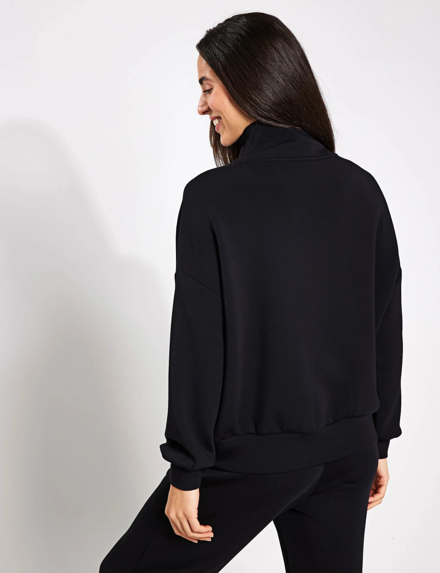 Varley Hawley Half Zip Sweat - Black 3 Varley Hawley Half Zip Sweat - Black - Image 3