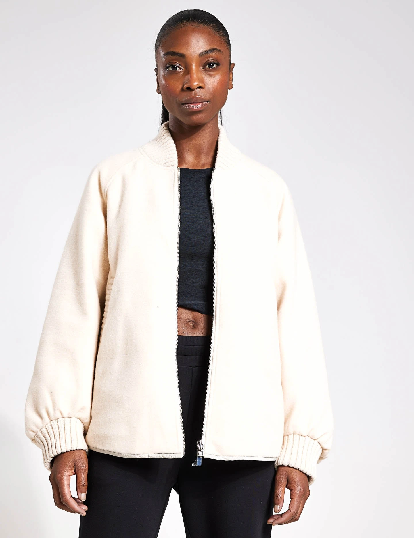 Varley Reno Reversible Quilt Jacket - Sandshell 2 Varley Reno Reversible Quilt Jacket - Sandshell - Image 2