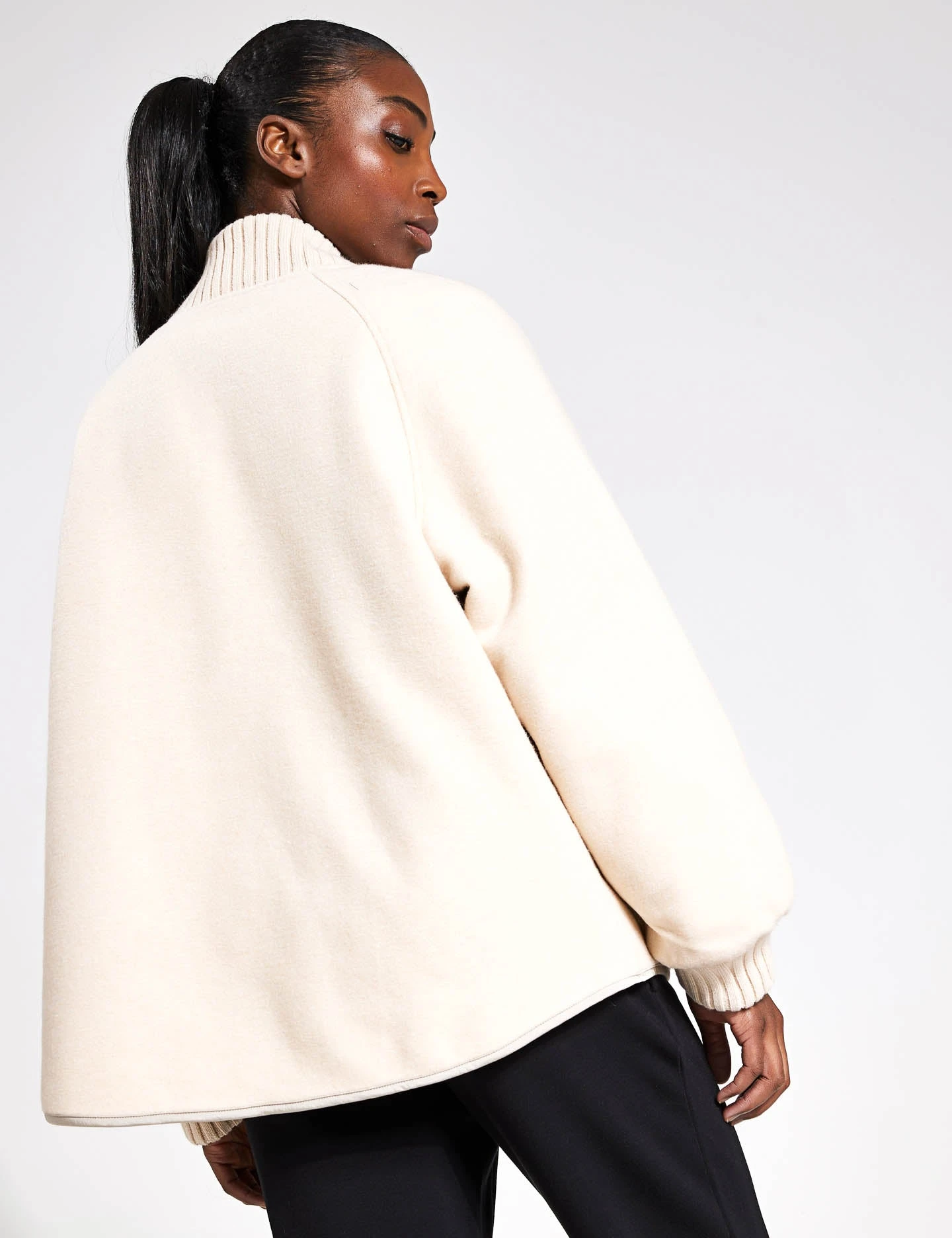 Varley Reno Reversible Quilt Jacket - Sandshell 6 Varley Reno Reversible Quilt Jacket - Sandshell - Image 6