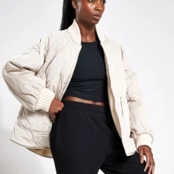 Varley Reno Reversible Quilt Jacket - Sandshell 10 Varley Reno Reversible Quilt Jacket - Sandshell -Default Template 3 Varley reno reversible quilt jacket VAR01746 SAND sandshell 0028