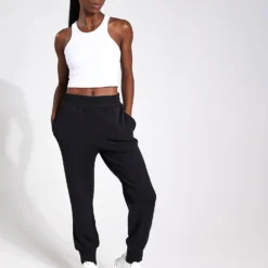 Varley The Slim Cuff Pant 27.5" - Black 6 Varley The Slim Cuff Pant 27.5" - Black -Default Template 3 Varley the slim cuff pant 27 5 VAR01714 BLA black 00081