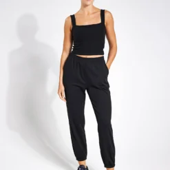 Vuori Boyfriend Jogger - Black Heather -Chillcradle Sale Store Vuori Boyfriend Jogger VW457 HBK Black Heather 0001