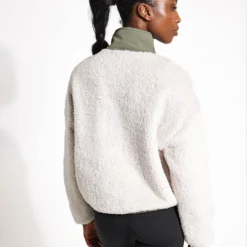 Front Page -Default Template 3 Vuori Cozy Sherpa Popover VW549 DUN Dune 0027