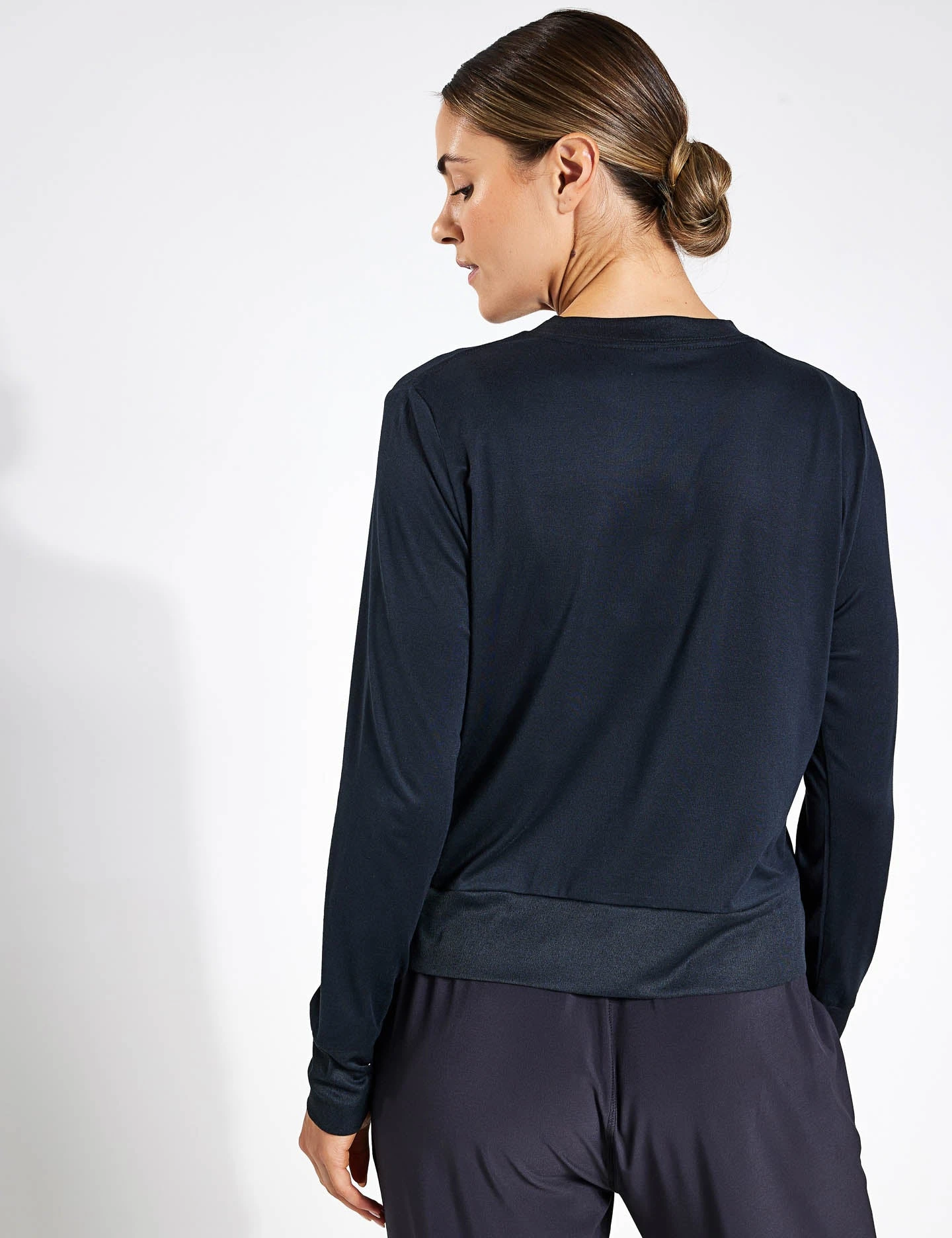 Vuori Daydream Crew - Black Heather 2 Vuori Daydream Crew - Black Heather - Image 2