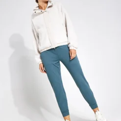 Vuori Performance Jogger - Lake Heather -Default Template 3 Vuori Performance Jogger VW303 HLK Lake Heather 0001