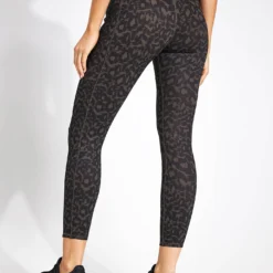 Vuori Studio Pocket Legging - Cocoa Spots 5 Vuori Studio Pocket Legging - Cocoa Spots -Default Template 3 Vuori Studio Pocket Legging VW446 CSO Cocoa Spots 0003