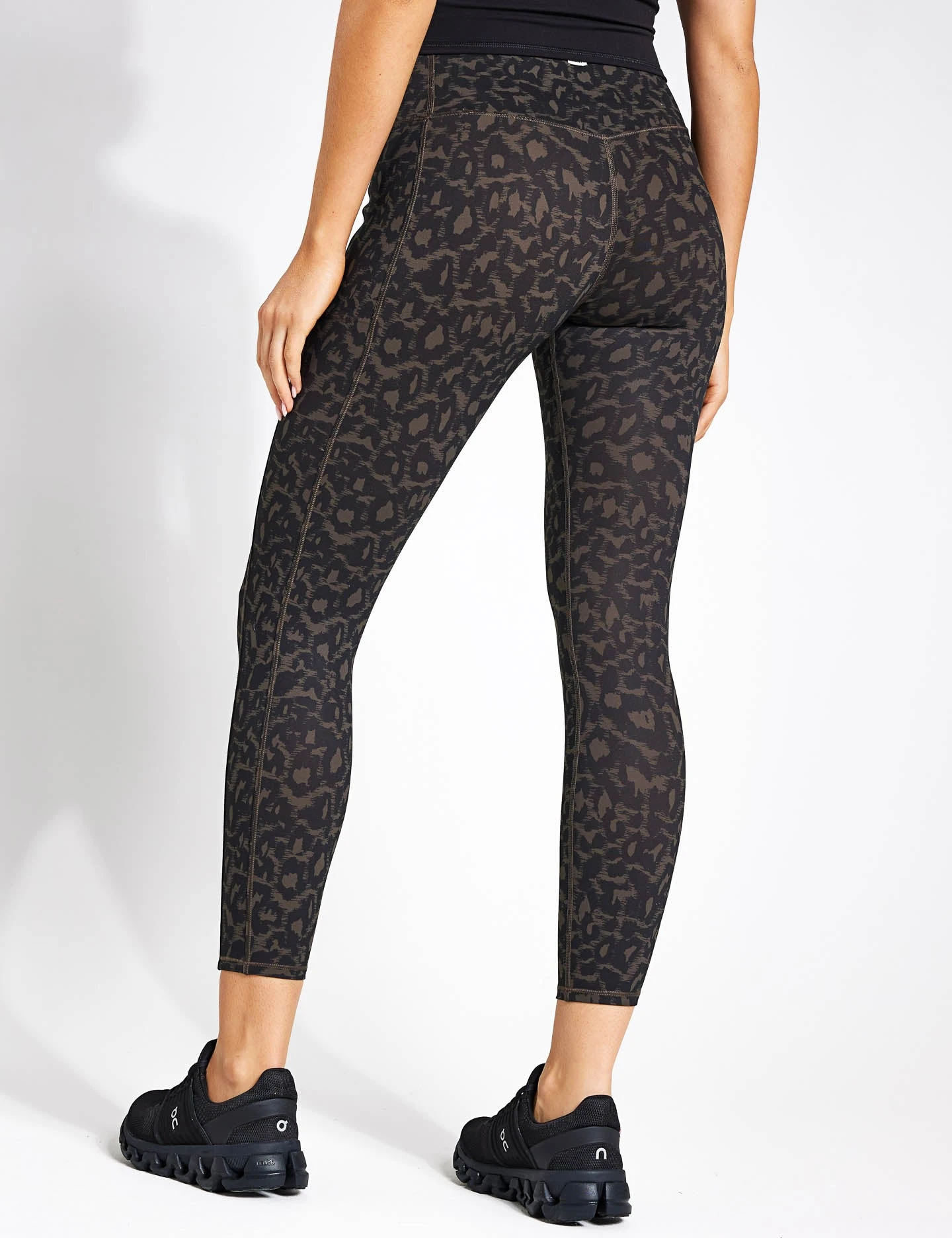 Vuori Studio Pocket Legging - Cocoa Spots 2 Vuori Studio Pocket Legging - Cocoa Spots - Image 2