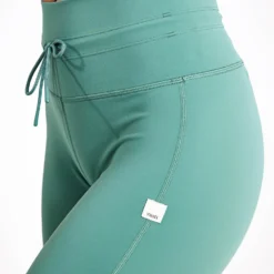 Vuori Daily Legging - Garland 9 Vuori Daily Legging - Garland -Default Template 3 Vuori Yosemite Bra VW104 GRD Garland 0037