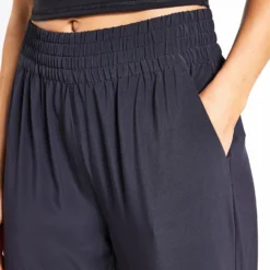 Vuori Villa Jogger - Black 6 Vuori Villa Jogger - Black -Default Template 3 Vuori womens villa jogger black 0027