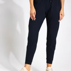 Off Duty Jogger - Black