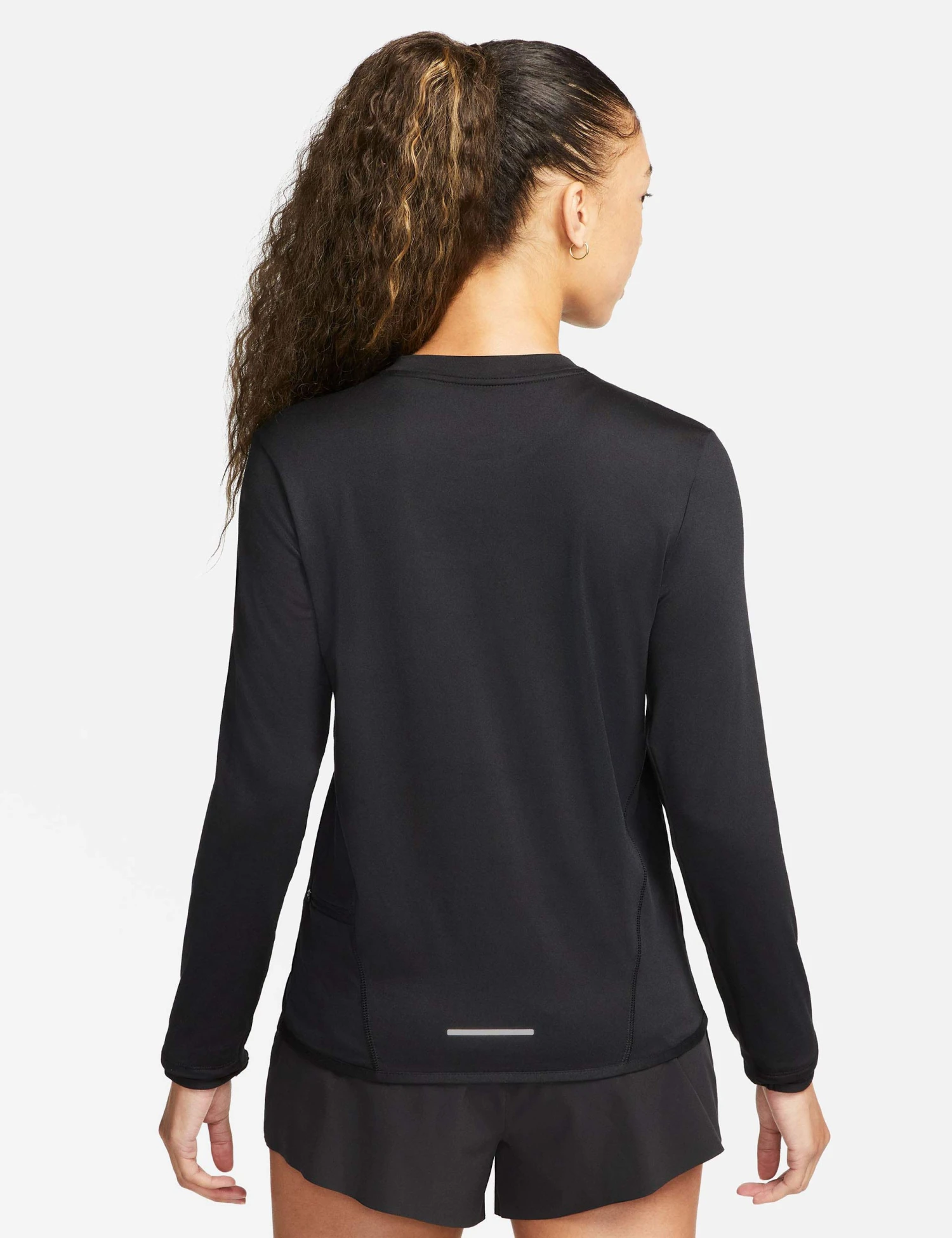 Nike Dri-FIT Swift Element UV Crew Neck Top - Black/Reflective Silver 2 Nike Dri-FIT Swift Element UV Crew Neck Top - Black/Reflective Silver - Image 2
