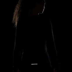 Nike Dri-FIT Swift Element UV Crew Neck Top - Black/Reflective Silver 14 Nike Dri-FIT Swift Element UV Crew Neck Top - Black/Reflective Silver -Default Template 3 nike dri fit swift element uv crew neck top black silver fb4297 010 3