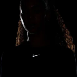 Nike Dri-FIT Swift Element UV Crew Neck Top - Black/Reflective Silver 13 Nike Dri-FIT Swift Element UV Crew Neck Top - Black/Reflective Silver -Default Template 3 nike dri fit swift element uv crew neck top black silver fb4297 010 4