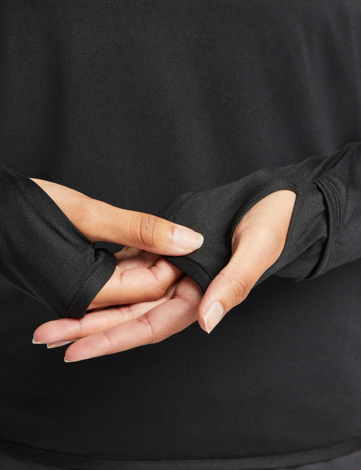 Nike Dri-FIT Swift Element UV Crew Neck Top - Black/Reflective Silver 4 Nike Dri-FIT Swift Element UV Crew Neck Top - Black/Reflective Silver - Image 4