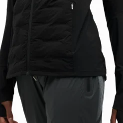 On Running Climate Jacket - Black 13 On Running Climate Jacket - Black -Default Template 3 on running w climate jacket black 264 00708 6