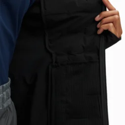 On Running Climate Jacket - Black 12 On Running Climate Jacket - Black -Default Template 3 on running w climate jacket black 264 00708 8