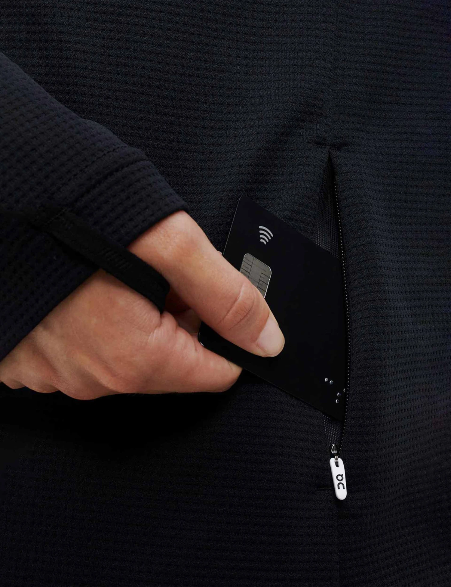 On Running Climate Shirt - Black 6 On Running Climate Shirt - Black - Image 6