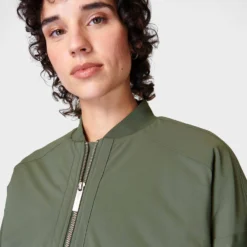 Sweaty Betty Explorer Bomber Jacket - Ivy Green 8 Sweaty Betty Explorer Bomber Jacket - Ivy Green -Default Template 3 sweaty betty explorer bomber jacket ivy green sb9608 4