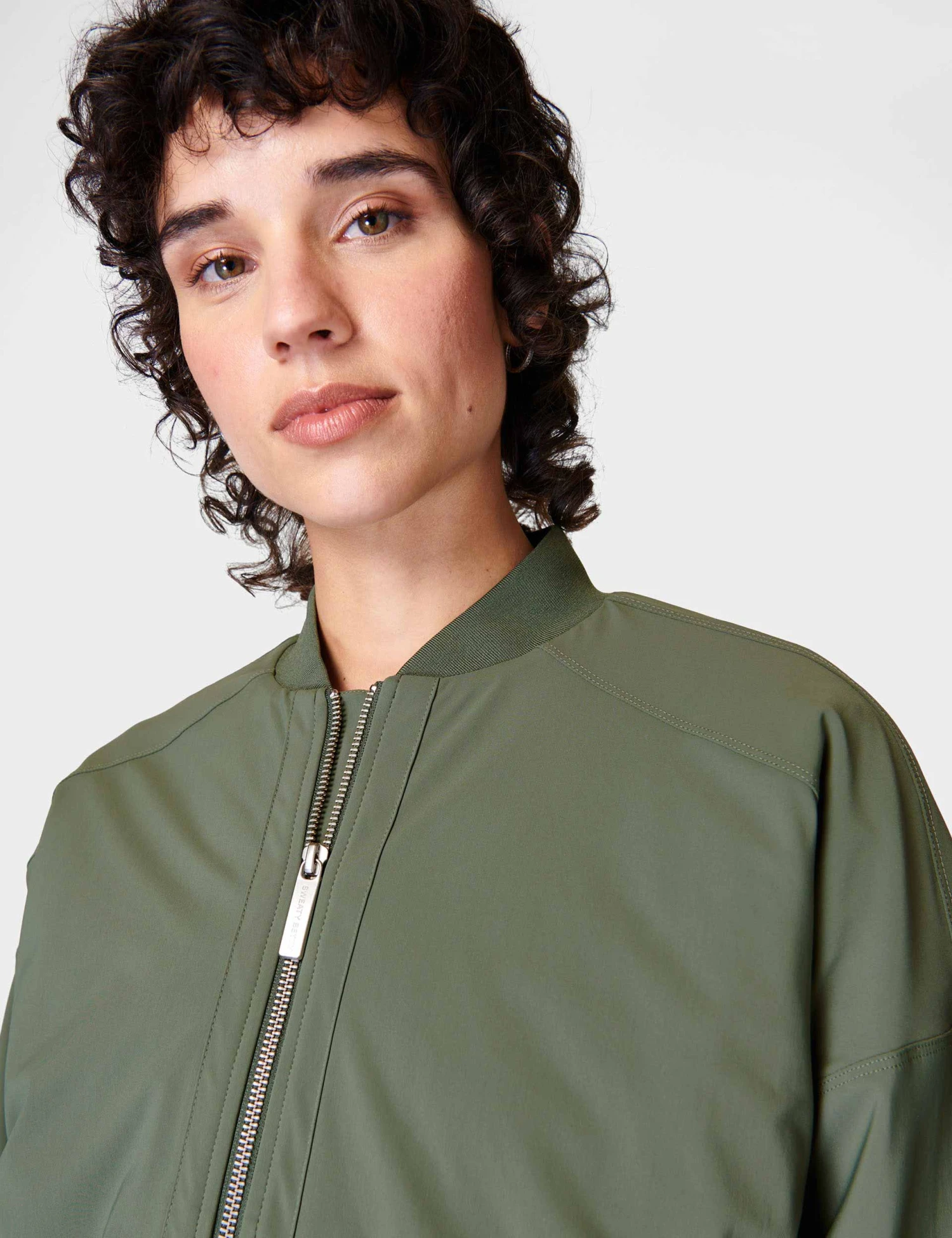Sweaty Betty Explorer Bomber Jacket - Ivy Green 3 Sweaty Betty Explorer Bomber Jacket - Ivy Green - Image 3