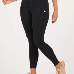 Vuori Daily Legging - Black 8 Vuori Daily Legging - Black -Default Template 3 vuori daily legging black VW323BLK 2