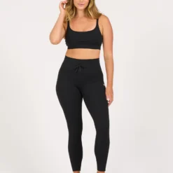 Vuori Daily Legging - Black 11 Vuori Daily Legging - Black -Default Template 3 vuori daily legging black VW323BLK 6